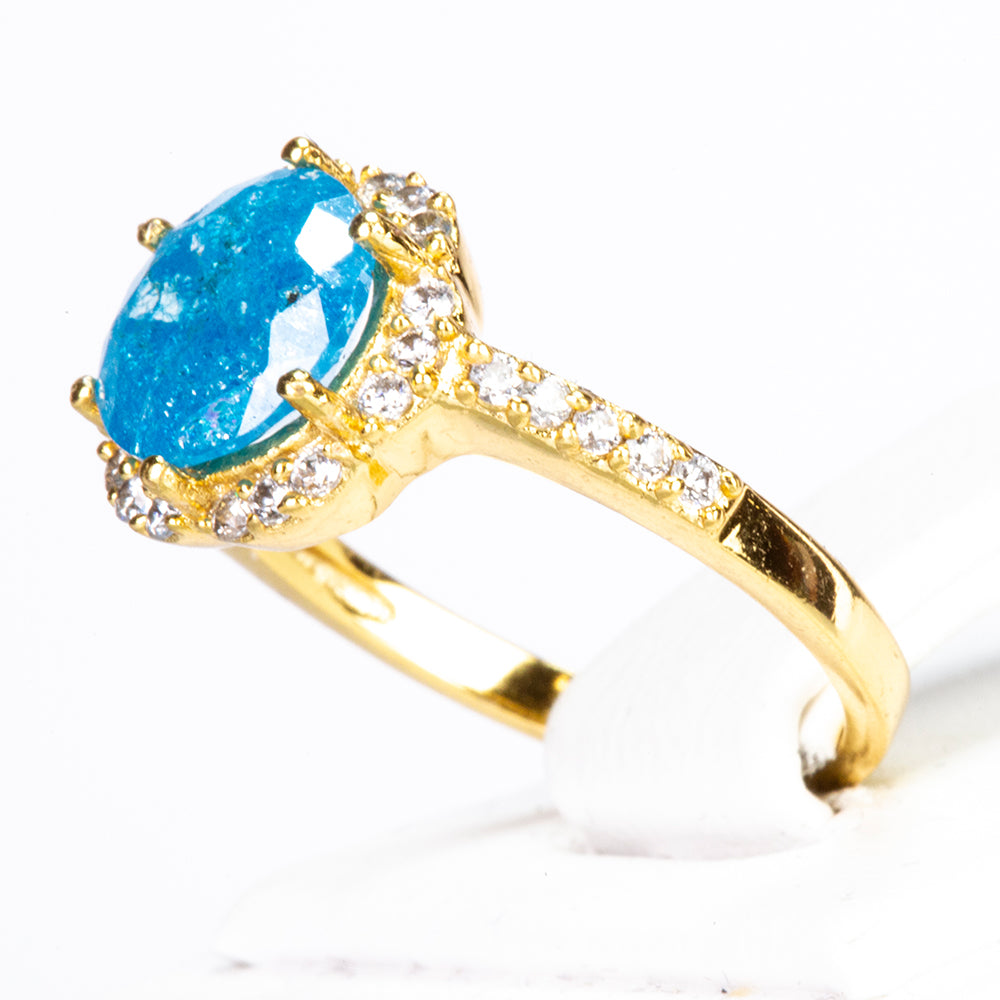 Ring aus goldplattierterr Legierung mit blauem Emporia®-Kristall und weißem Emporia® Kristall 3 