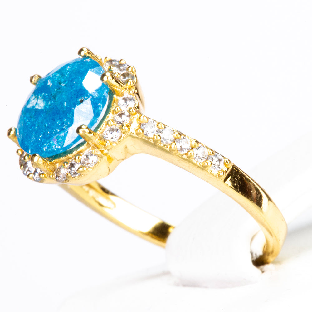 Ring aus goldplattierterr Legierung mit blauem Emporia®-Kristall und weißem Emporia® Kristall