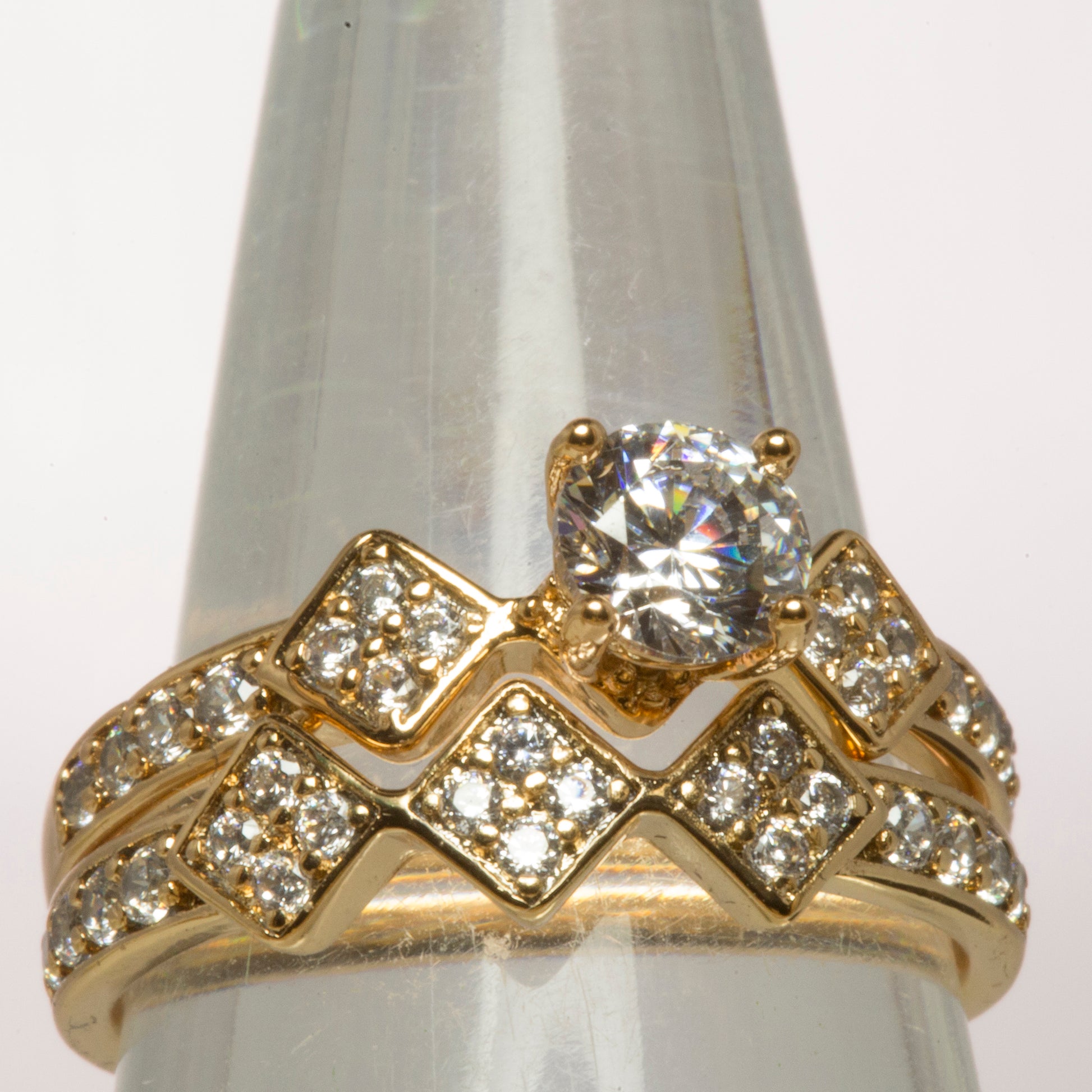 Ring aus goldplattierterr Legierung mit weißem Emporia® Kristall 1 