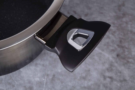 Berlinger Haus Metallic Line Shiny Black Edition Kasserolle mit Deckel (6,1 L)