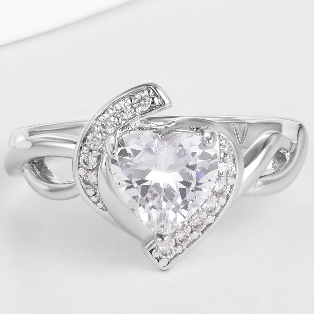 Ring aus goldplattierterr Legierung mit weißem Emporia® Kristall