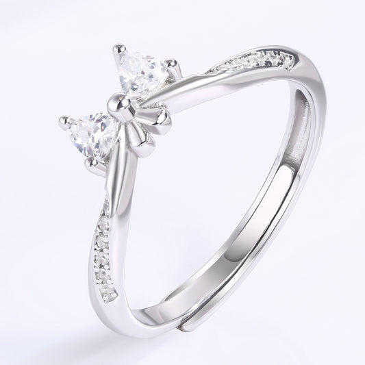 Ring aus goldplattierterr Legierung mit weißem Emporia® Kristall