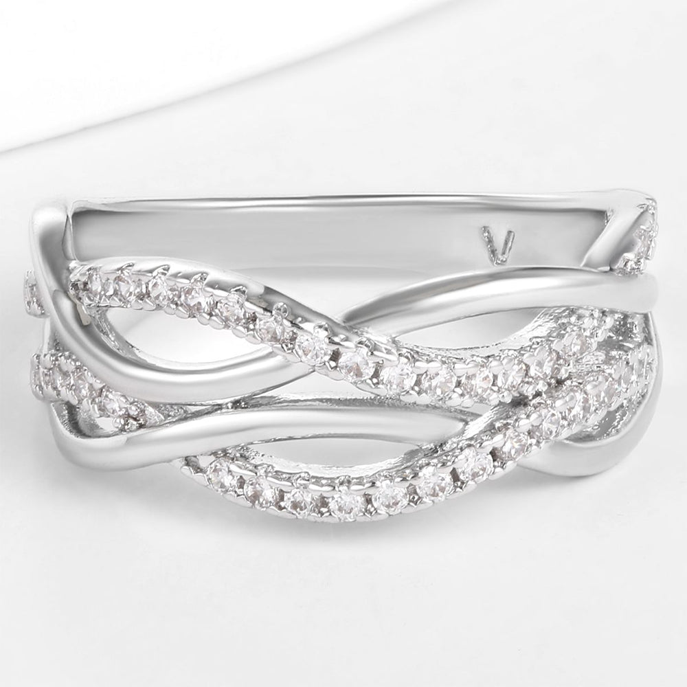 Ring aus goldplattierterr Legierung mit weißem Emporia® Kristall 1 