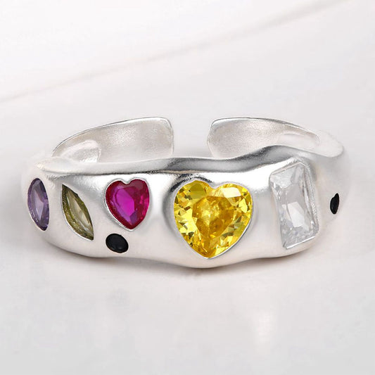 Ring aus goldplattierterr Legierung mit rotem Emporia®-Kristall und gelbem Emporia®-Kristall