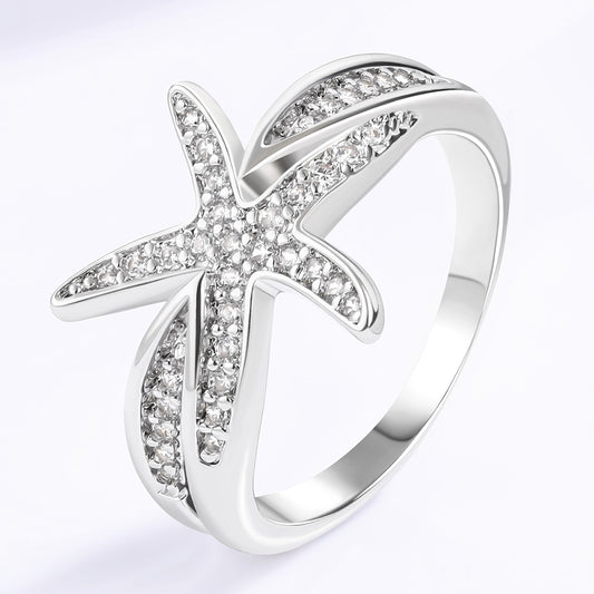 Ring aus goldplattierterr Legierung mit weißem Emporia® Kristall