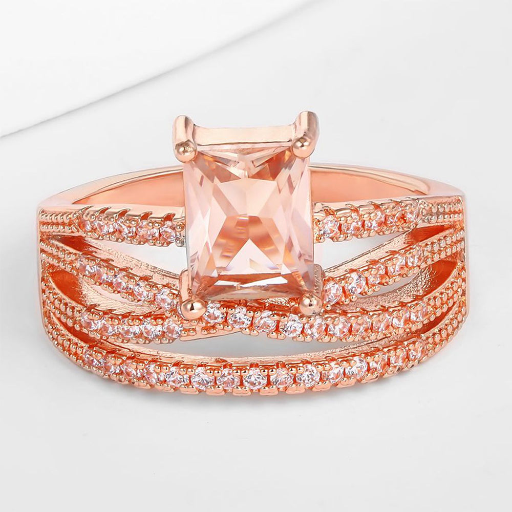 Ring aus goldplattierterr Legierung mit weißem Emporia® Kristall 1 