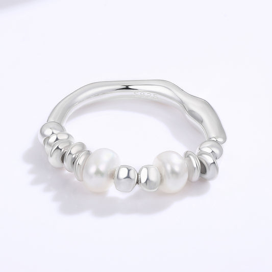 Ring aus goldplattierterr Legierung mit weißem Emporia® Kristall