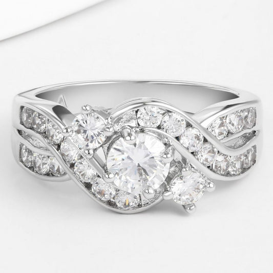 Ring aus goldplattierter Legierung mit weißem Emporia® Kristall
