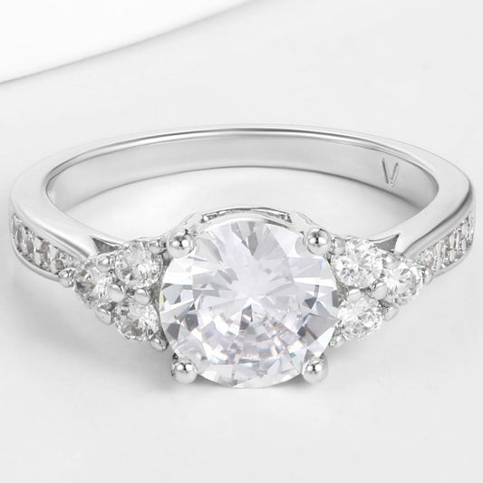 Ring aus goldplattierter Legierung mit weißem Emporia® Kristall