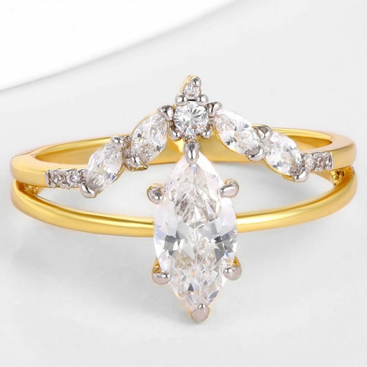 Ring aus goldplattierter Legierung mit weißem Emporia® Kristall