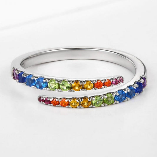 Ring aus goldplattierter Legierung mit blauem Emporia®-Kristall