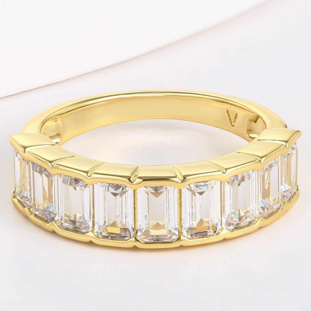 Ring aus goldplattierterr Legierung mit weißem Emporia® Kristall 1 