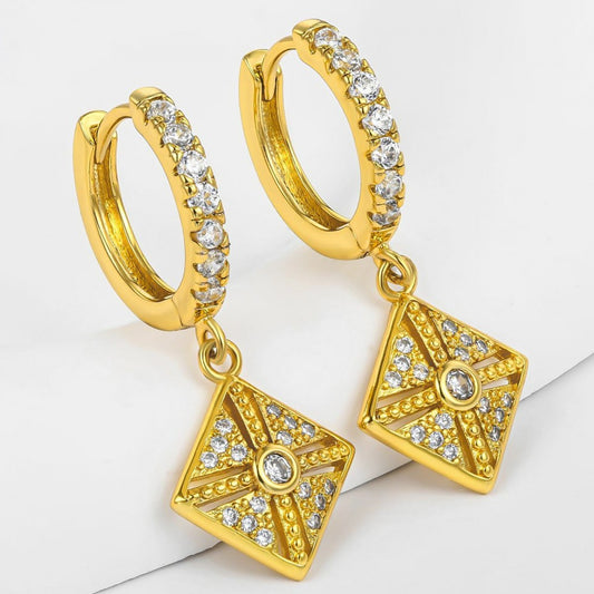 Ohrringe aus goldplattierter Legierung mit weißem Emporia® Kristall