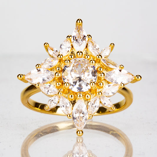 Ring aus goldplattierter Legierung mit weißem Emporia® Kristall