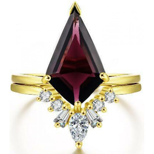 Ring aus goldplattierterr Legierung mit purpurfarbenem Emporia® Kristall