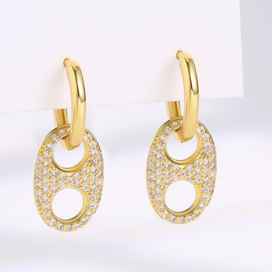 Ohrringe aus goldplattierter Legierung mit weißem Emporia® Kristall