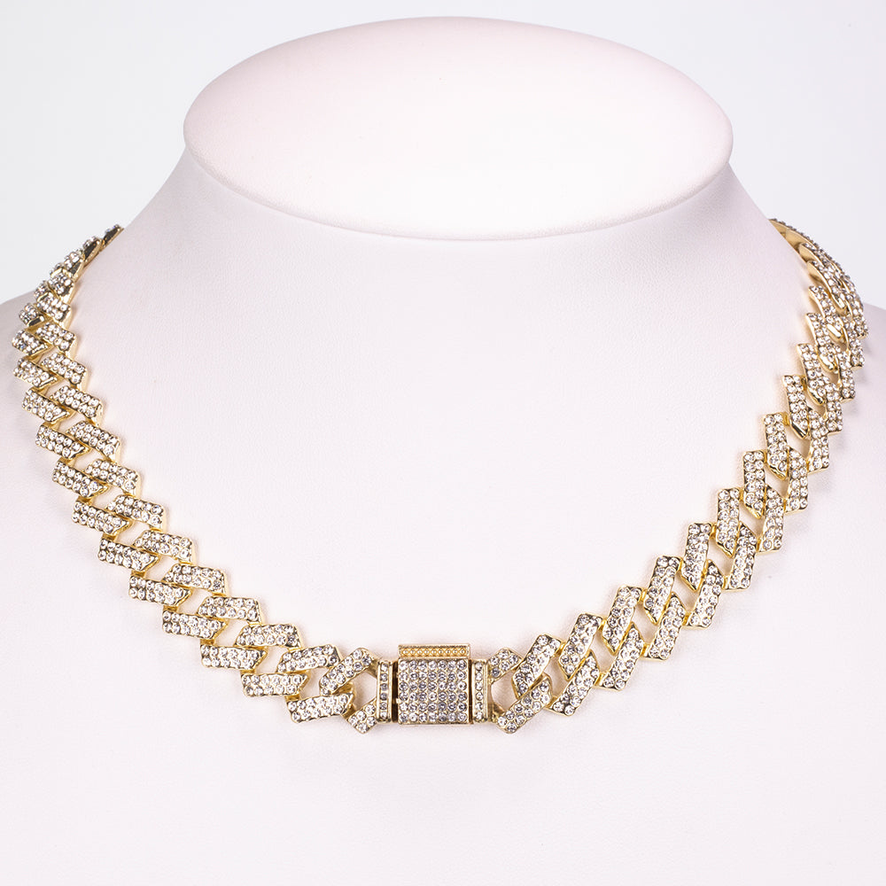 4-teiliges, goldfarbenes Emporia Schmuckset in Premium-Qualität, in einer exklusiven Geschenkbox in Lederoptik (mit Uhr, Armband, breiter Halskette und einer Halskette mit Kreuzanhänger und weißem Emporia-Kristall)
