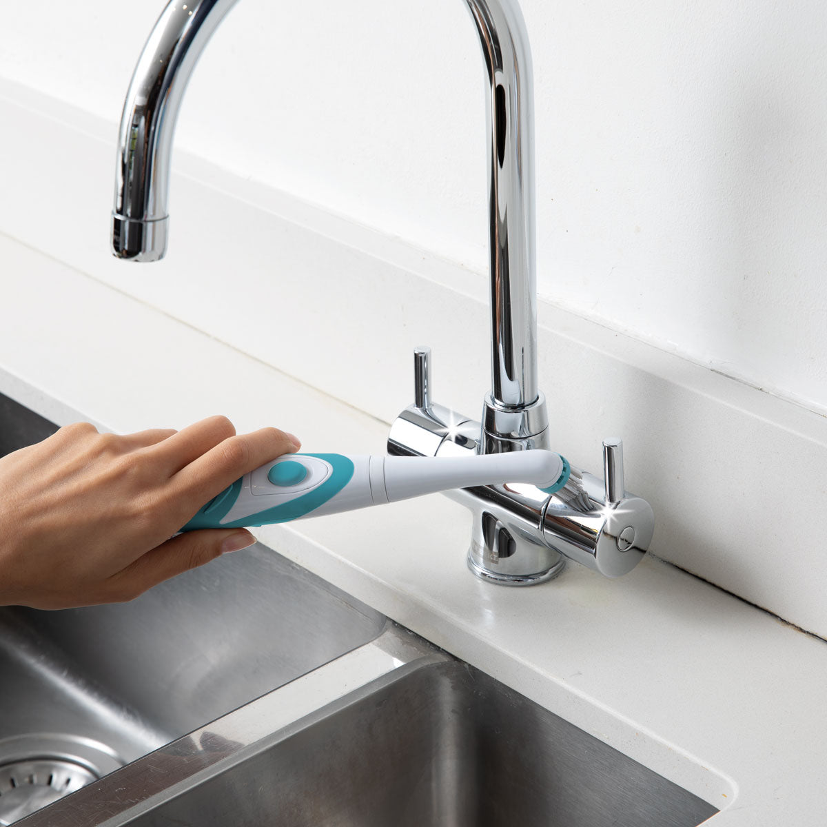 Scrub Buddi XS Elektrische Reinigungsbürste mit 4 austauschbaren Bürstenköpfen 8 