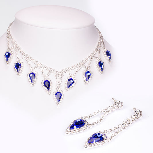 Schmuckgarnitur aus aus goldplattierter Legierung mit blauem Emporia®-Kristall und weißem Emporia® Kristall