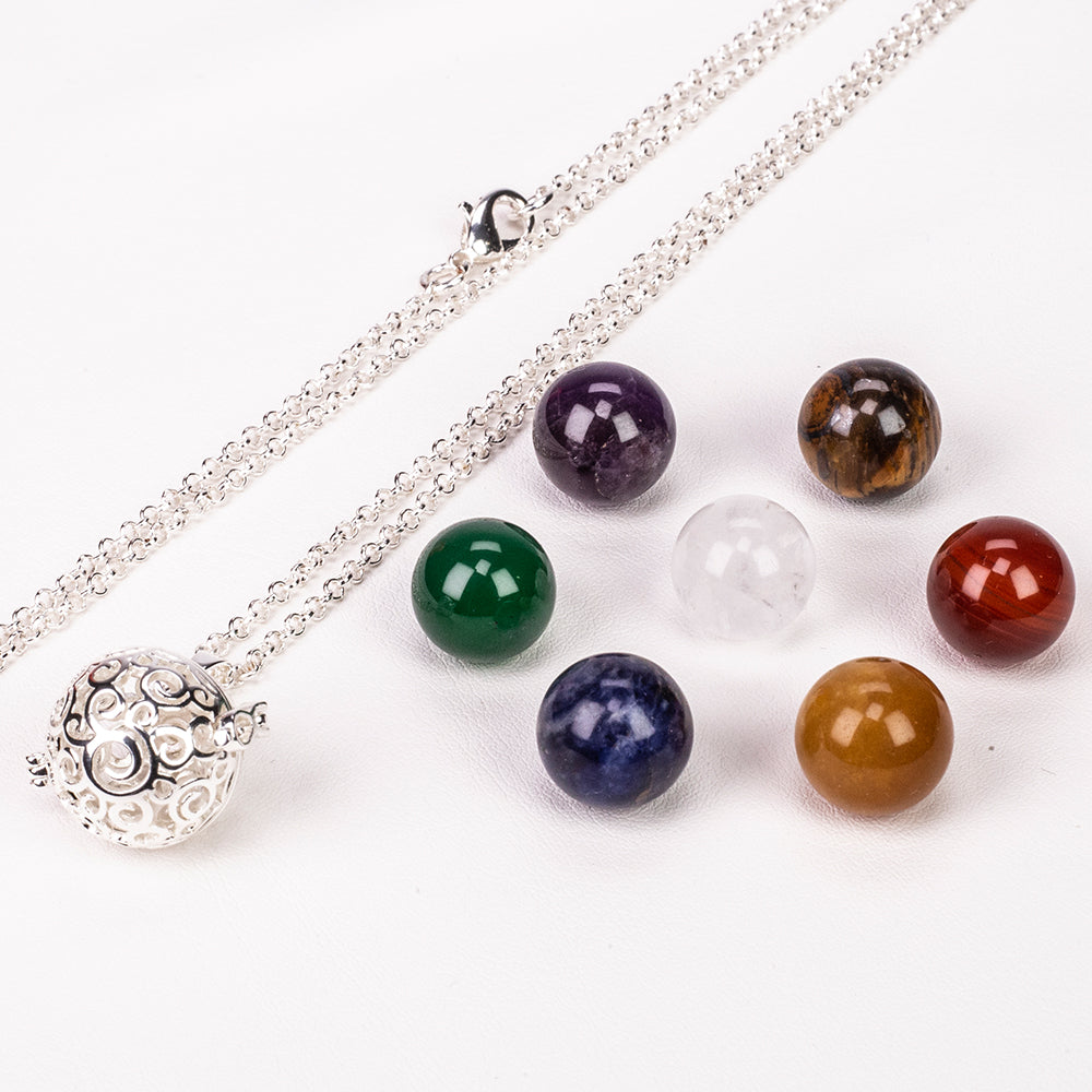 Halskette aus goldplattierter Legierung mit Amethyst und klarem Quarz
