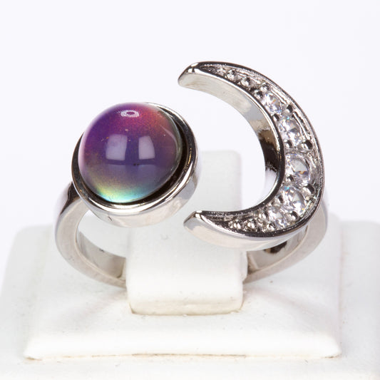 Ring aus goldplattierterr Legierung mit weißem Emporia® Kristall