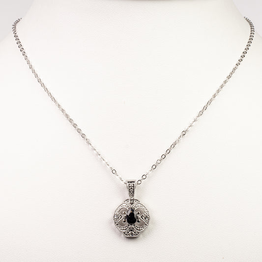 Schmuckgarnitur aus aus goldplattierter Legierung mit Saphir und weißem Emporia® Kristall