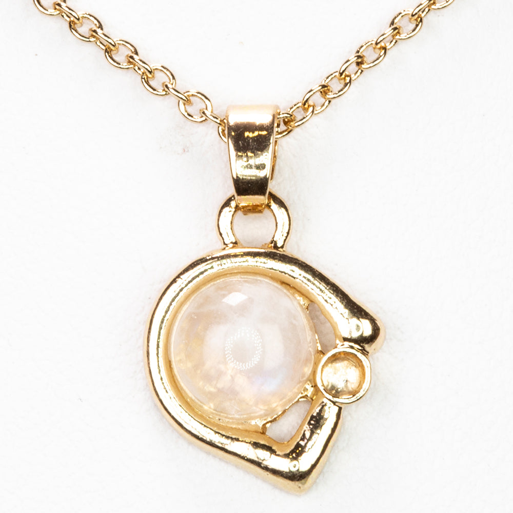 Halskette aus goldplattierter Legierung mit Regenbogenmondstein und weißem Emporia® Kristall 1 