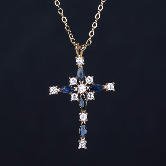 Halskette aus goldplattierter Legierung mit Saphir und weißem Emporia® Kristall