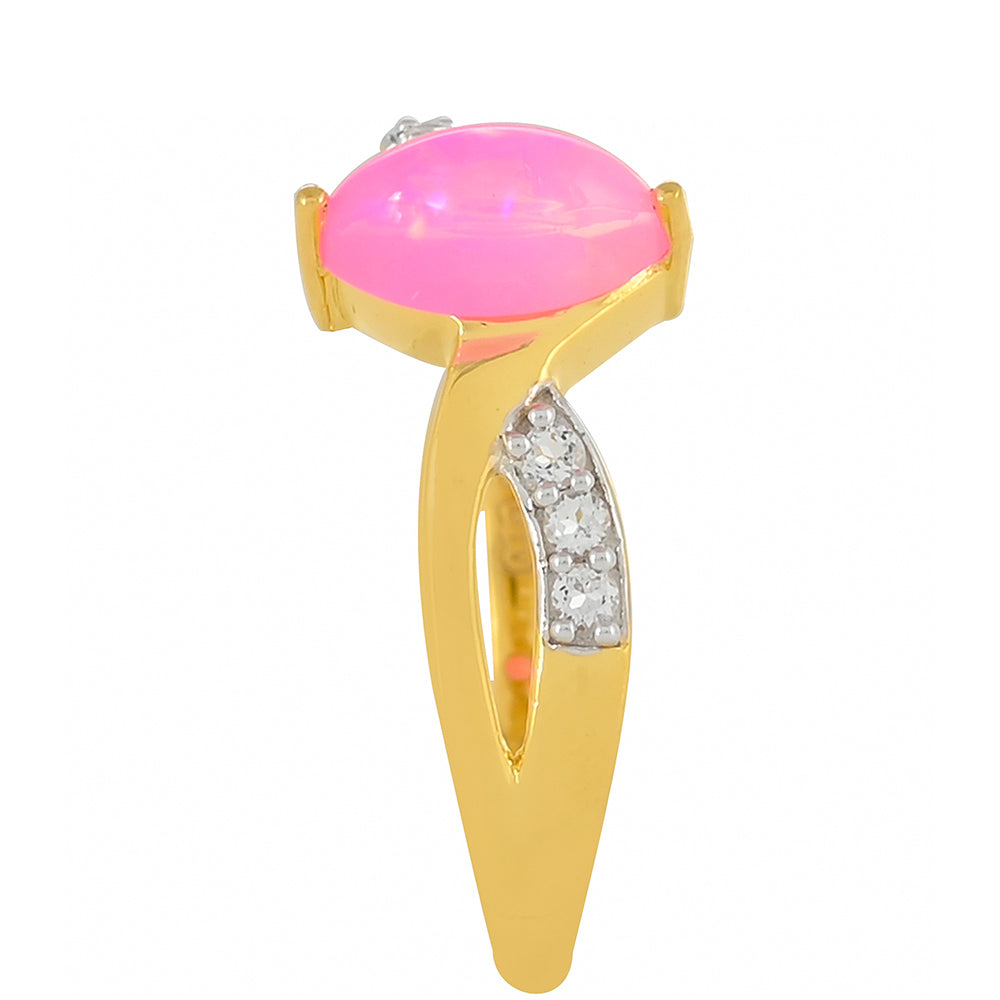 Goldplattierter Silberring mit äthiopischem neon pink Opal und weißem Topas