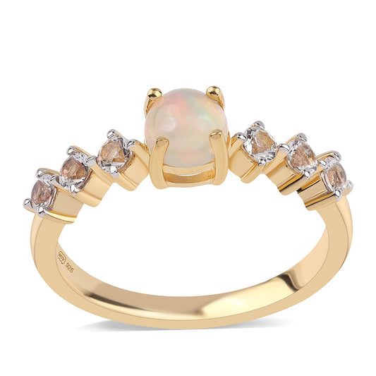 Goldplattierter Silberring mit äthiopischem Opal aus Lega Dembi und weißem Topas