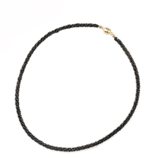 Goldplattierte Silberhalskette mit schwarzem Spinell