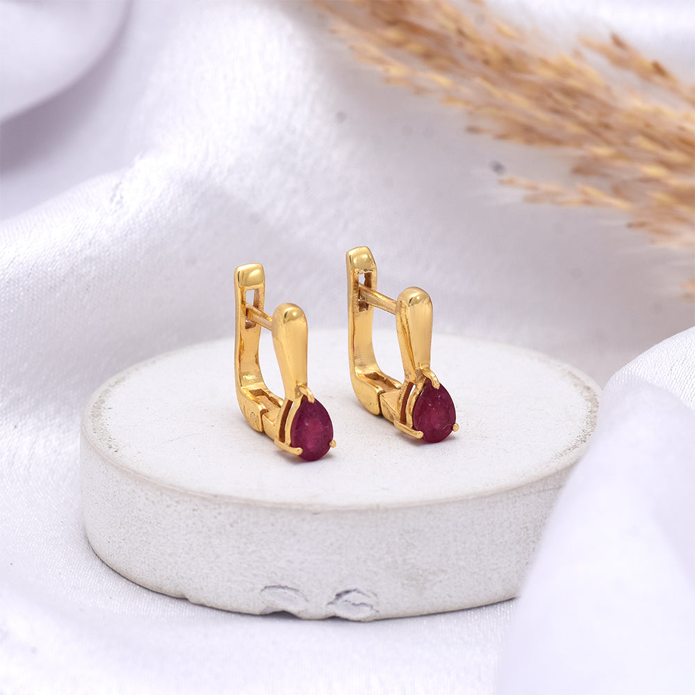 Goldplattierte Silberohrringe mit Rubin aus Madagaskar 1 