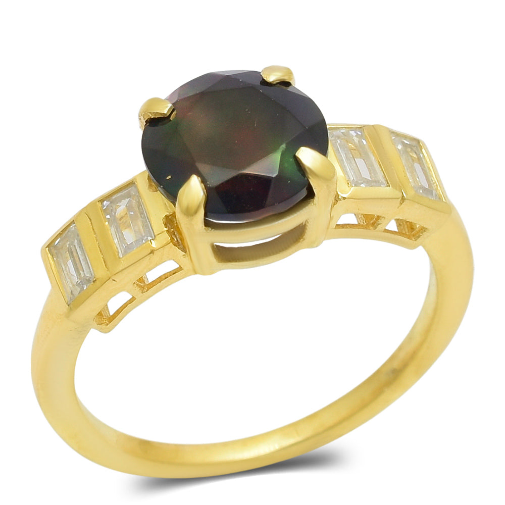 Goldplattierter Silberring mit äthiopischem Opal aus Lega Dembi und weißem Topas