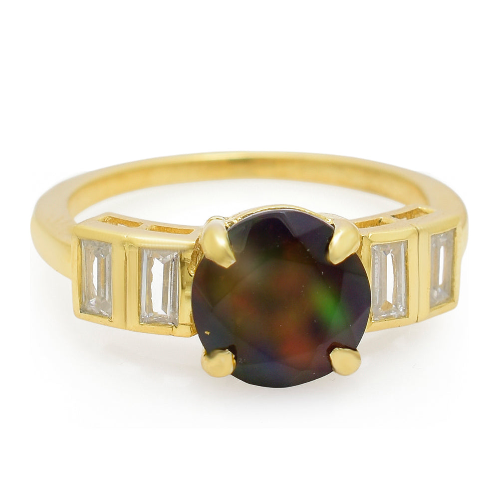 Goldplattierter Silberring mit äthiopischem Opal aus Lega Dembi und weißem Topas