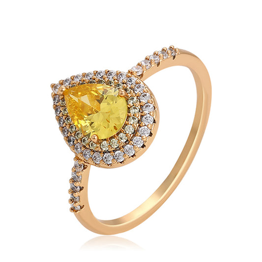 Ring aus goldplattierterr Legierung mit gelbem Emporia®-Kristall und weißem Emporia® Kristall