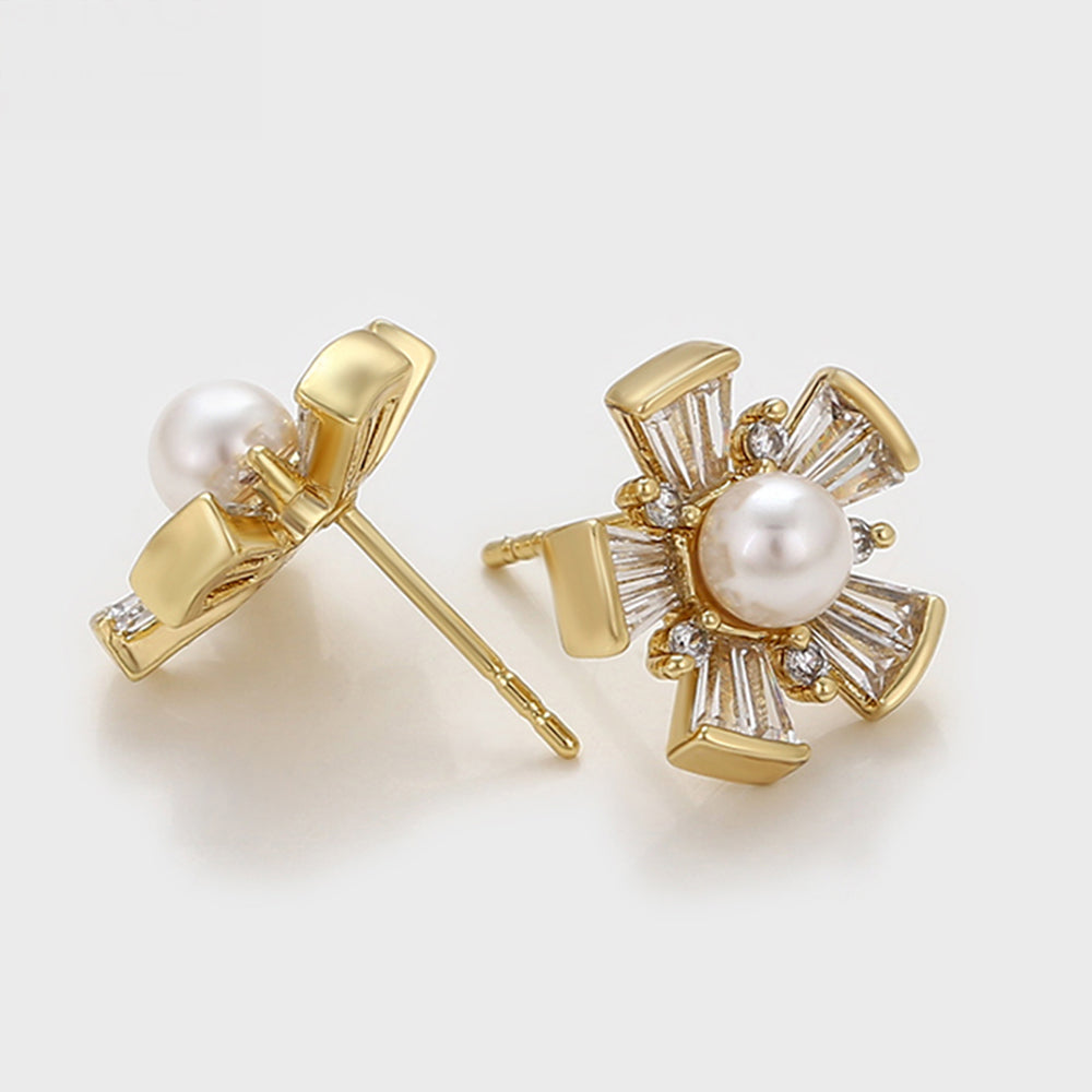 Ohrringe aus goldplattierter Legierung mit Glasperle und weißem Emporia® Kristall 4 