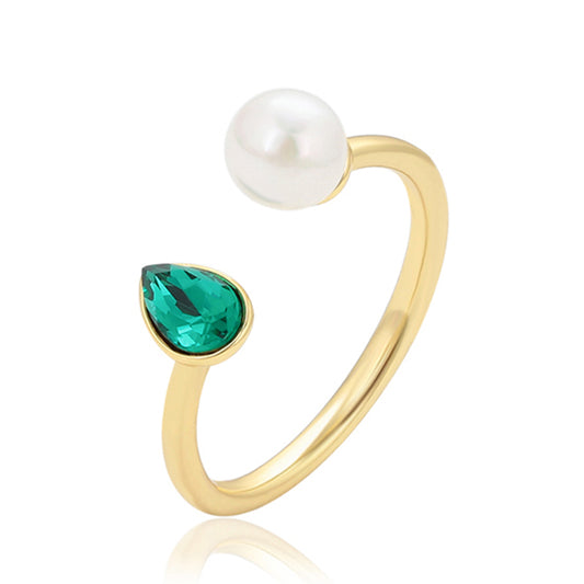 Ring aus goldplattierterr Legierung mit Glasperle und grünem Emporia® Kristall
