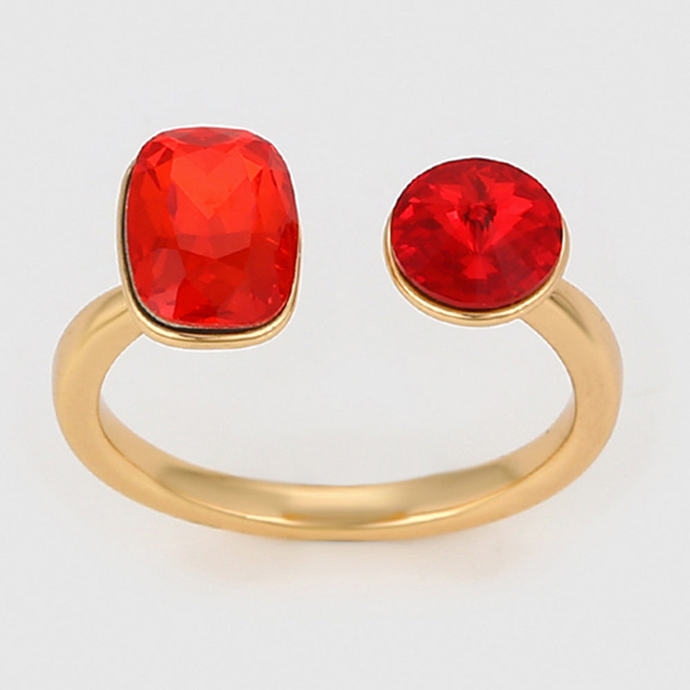 Ring aus goldplattierterr Legierung mit rotem Emporia®-Kristall 3 