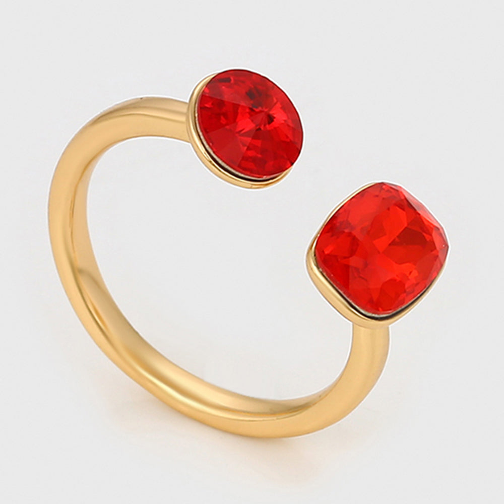 Ring aus goldplattierterr Legierung mit rotem Emporia®-Kristall 4 
