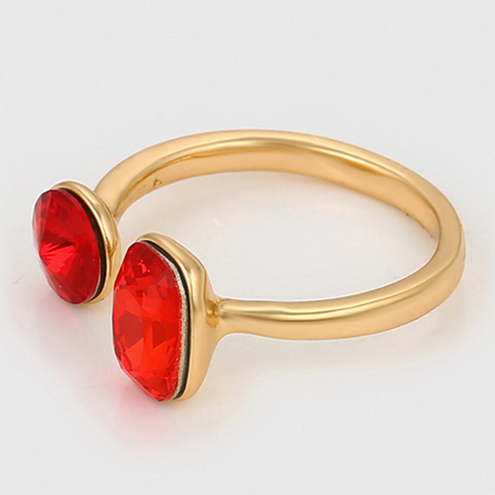 Ring aus goldplattierterr Legierung mit rotem Emporia®-Kristall 7 