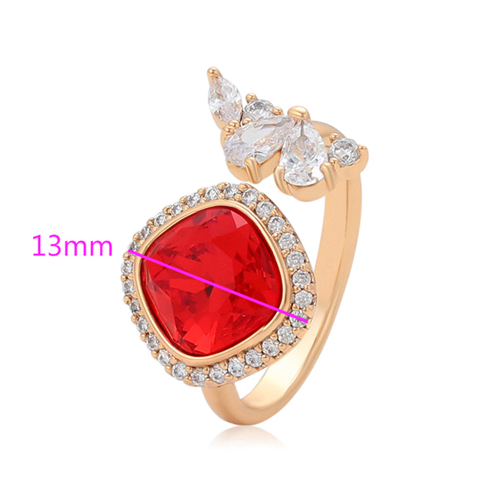 Ring aus goldplattierterr Legierung mit rotem Emporia®-Kristall und weißem Emporia® Kristall 2 