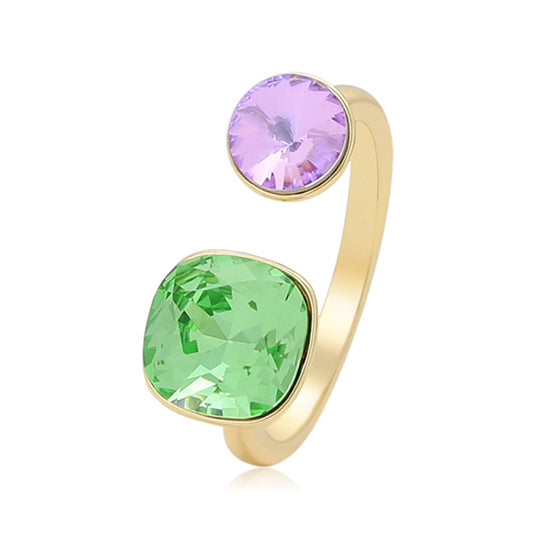Ring aus goldplattierterr Legierung mit grünem Emporia® Kristall und purpurfarbenem Emporia® Kristall