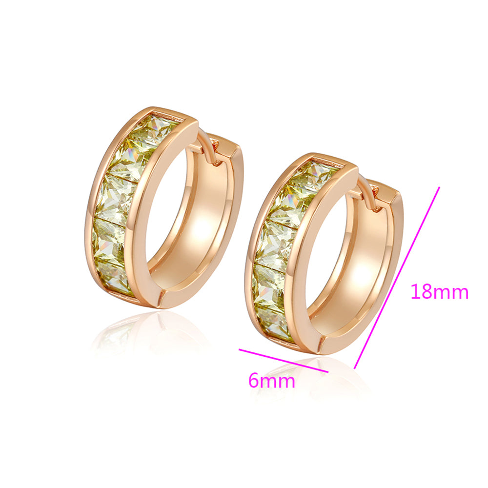 Ohrringe aus goldplattierter Legierung mit grünem Emporia® Kristall 3 