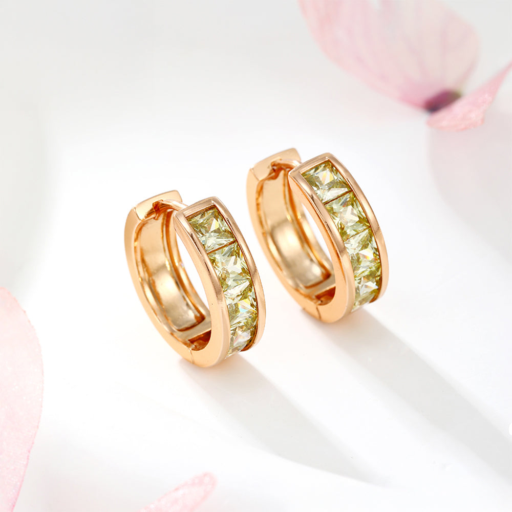 Ohrringe aus goldplattierter Legierung mit grünem Emporia® Kristall 1 