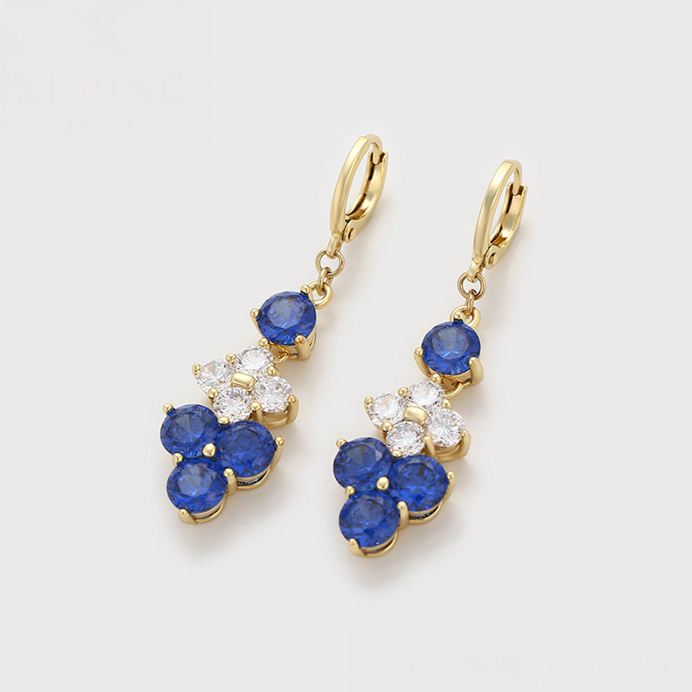 Ohrringe aus goldplattierter Legierung mit blauem Emporia®-Kristall und weißem Emporia® Kristall 3 