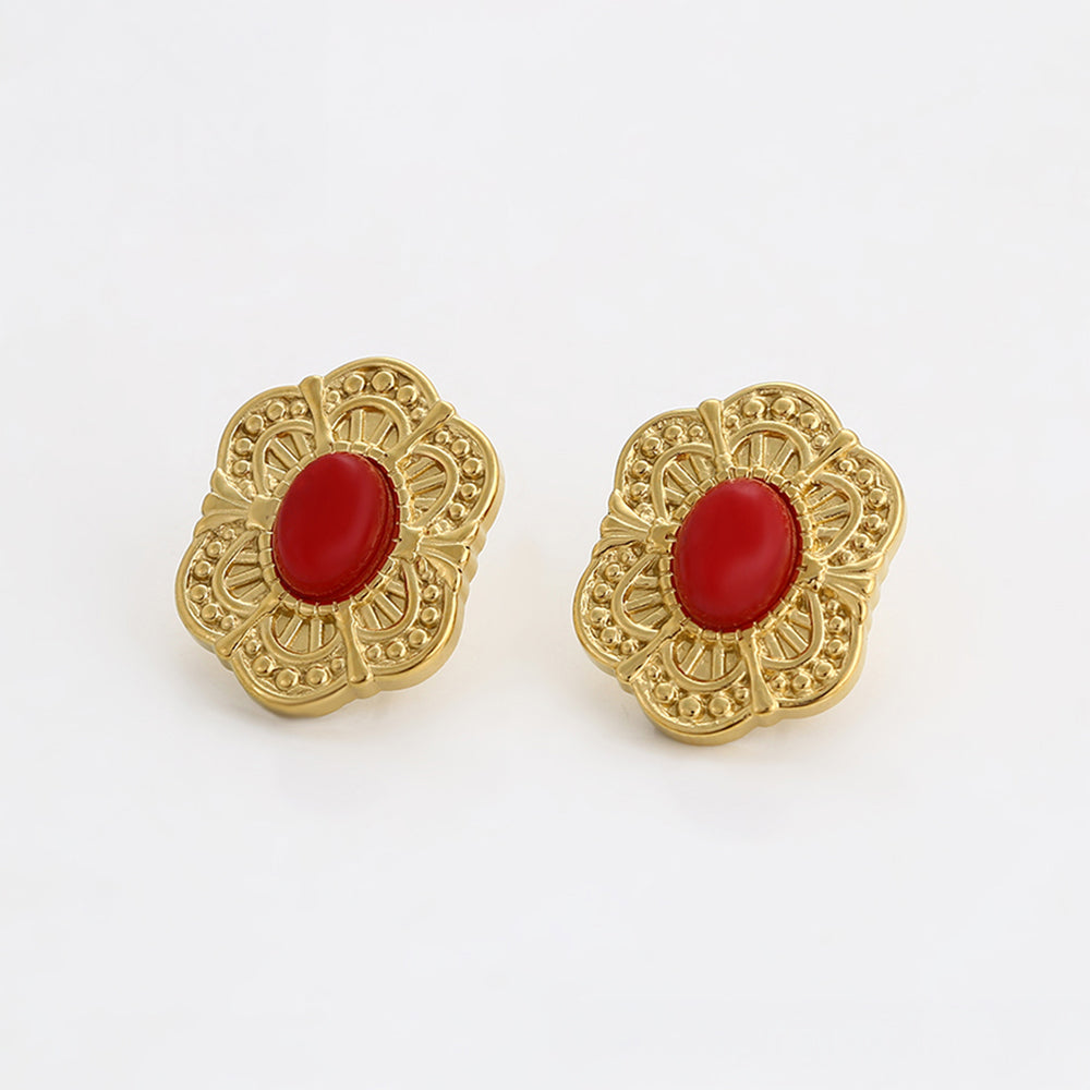 Ohrringe aus goldplattierter Legierung mit rotem Emporia®-Kristall 5 