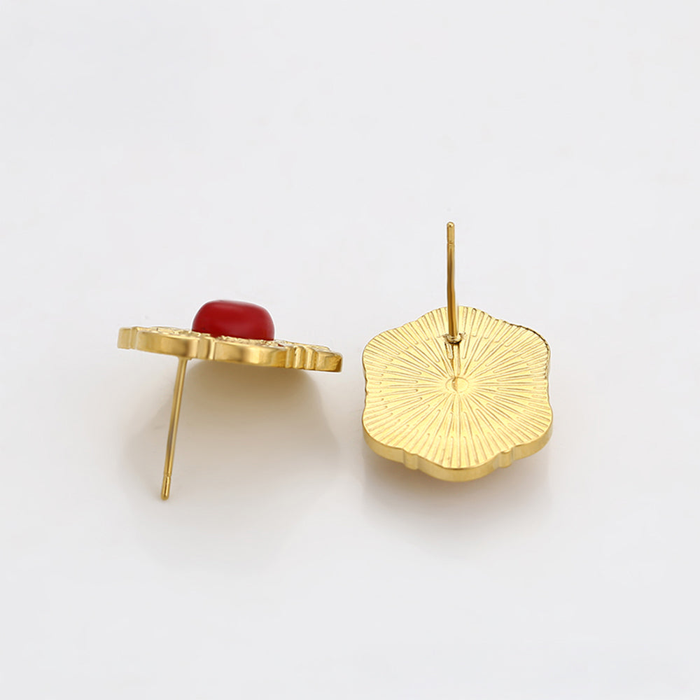 Ohrringe aus goldplattierter Legierung mit rotem Emporia®-Kristall 7 