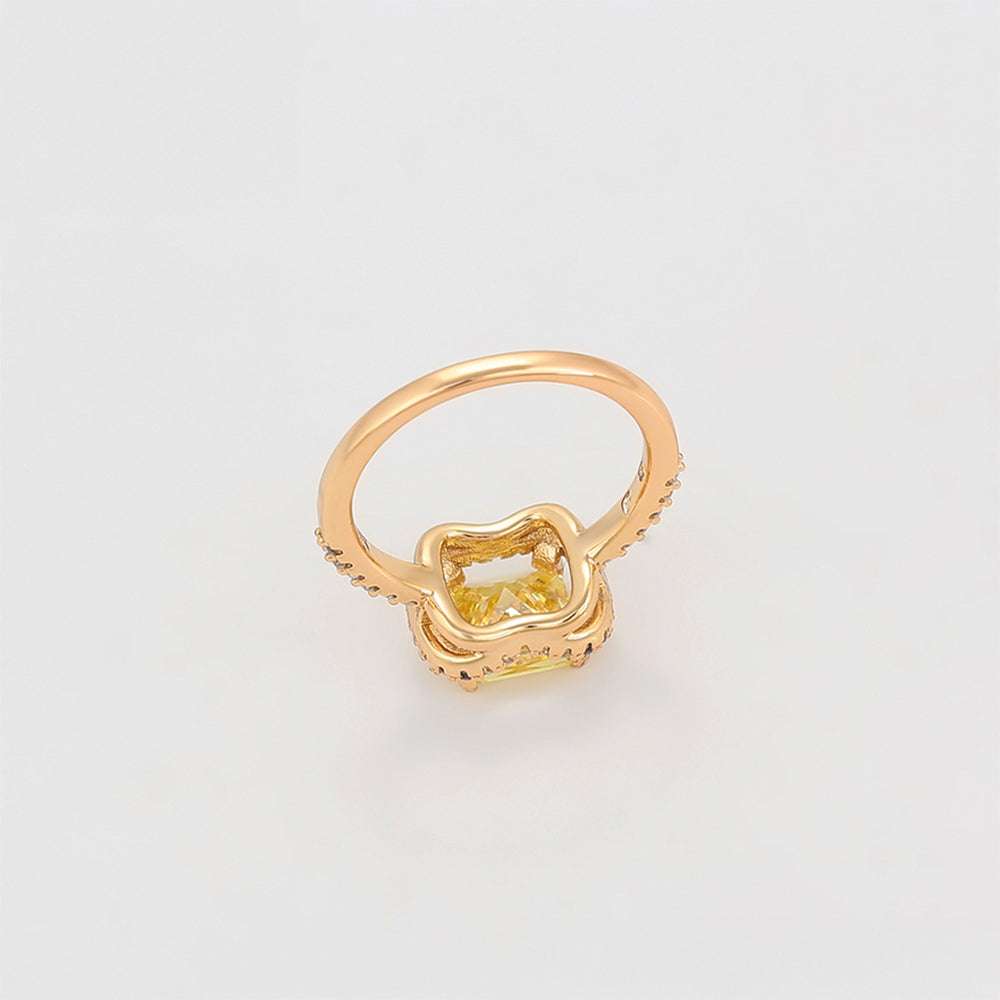 Ring aus goldplattierterr Legierung mit gelbem Emporia®-Kristall und weißem Emporia® Kristall 4 