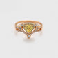 Ring aus goldplattierterr Legierung mit gelbem Emporia®-Kristall und weißem Emporia® Kristall