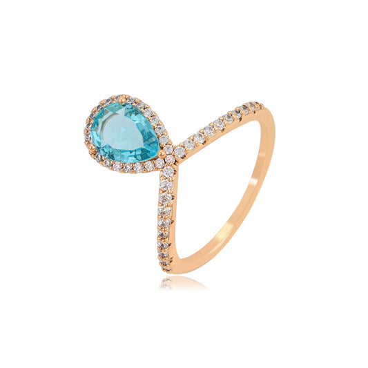 Ring aus goldplattierterr Legierung mit blauem Emporia®-Kristall und weißem Emporia® Kristall
